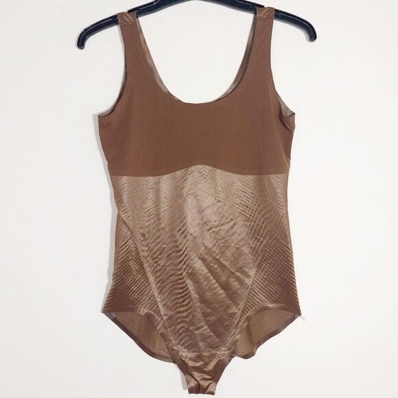 EUC SPANX shape™ Women's  Slimming Invisible Tank Brief Bodysuit Cafe Au Lait - Picture 7 of 12